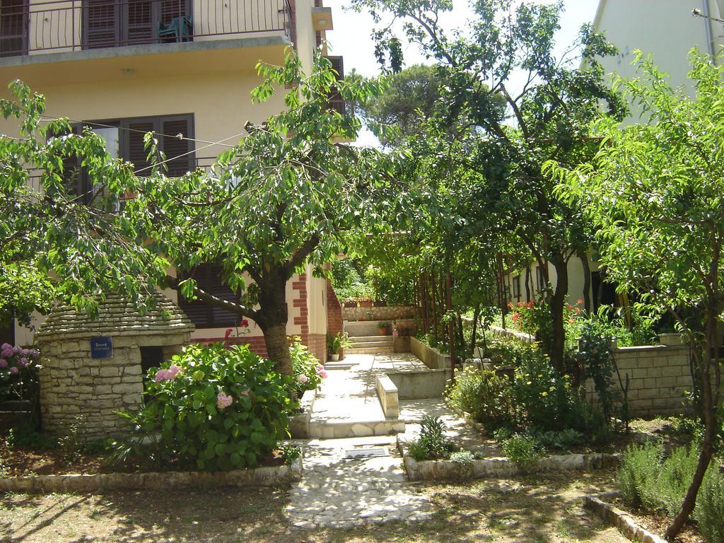 Apartments Grgorinic Pula Bagian luar foto